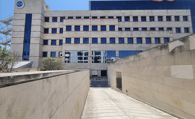 US EMBASSY EAC BUILDING