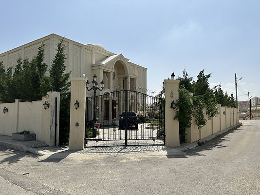 FRENCH PALACE